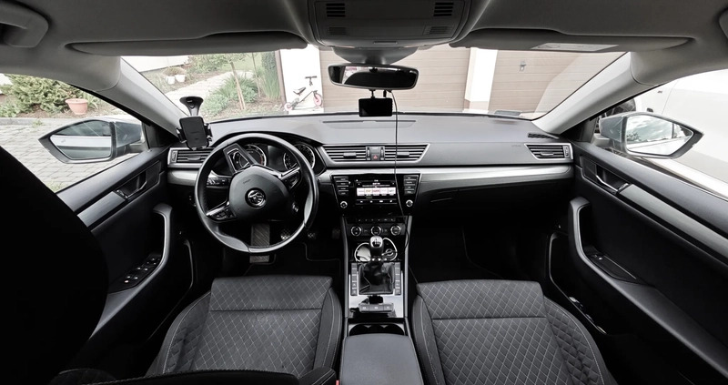 Skoda Superb cena 68000 przebieg: 82000, rok produkcji 2015 z Głubczyce małe 46